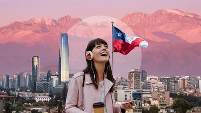 img-full-latam-chile-woman-with-mobile-phone